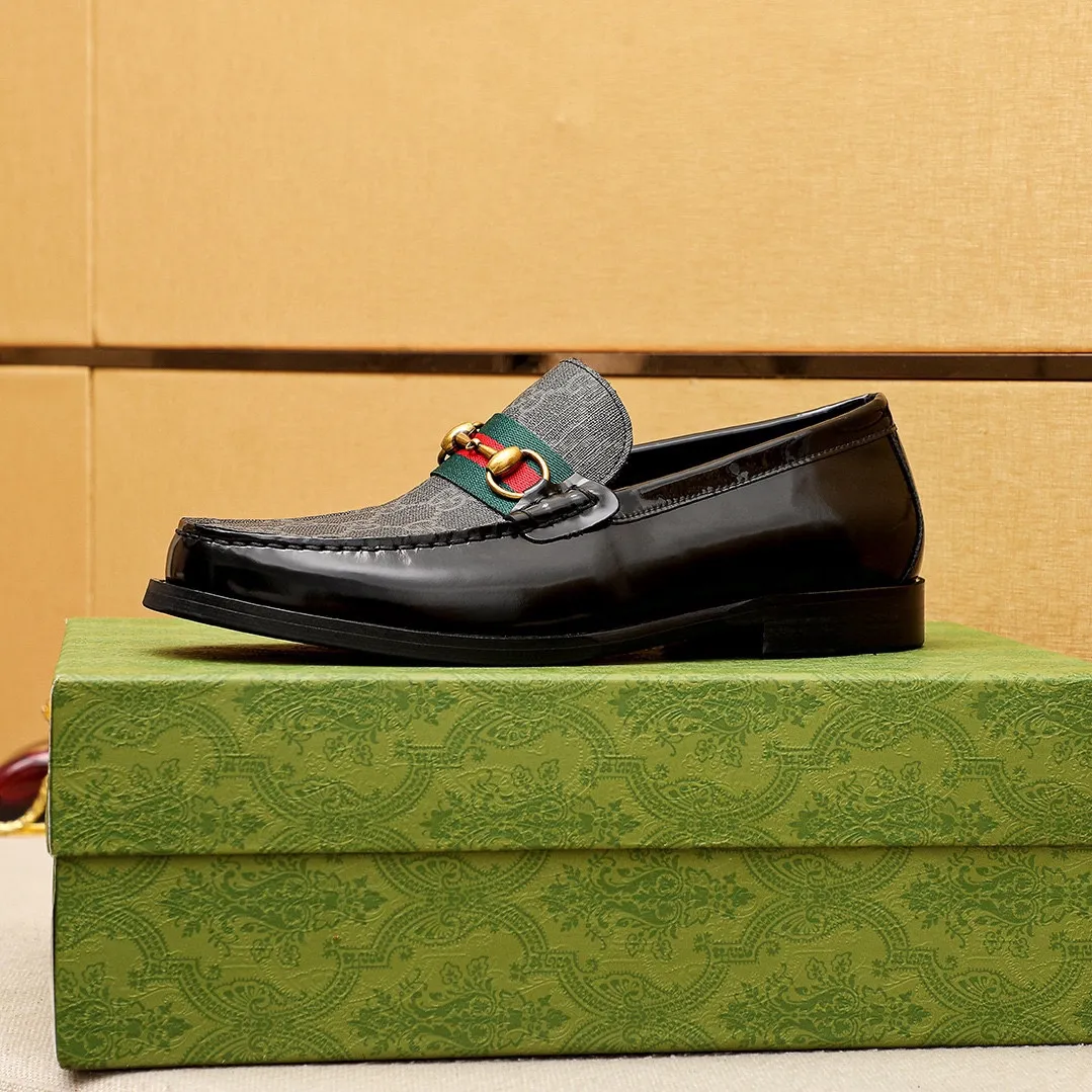 Men's shoes 💰460 💐 Product trademark: GUCCI "Gucci" casual leather shoes Regular size: 38-44 (45🉑️customized) Product materials: Selected imported first-layer open-edge beaded cowhide leather upper + luxury hardware buckle, imported water-dyed cowhide leather lining. Strong three-dimensional visual effect, original combination outsole Color: 5⃣️colors available